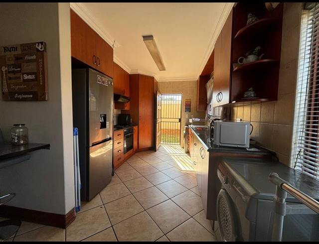 3 BEDROOM PROPERTY TO RENT IN KENLEAF